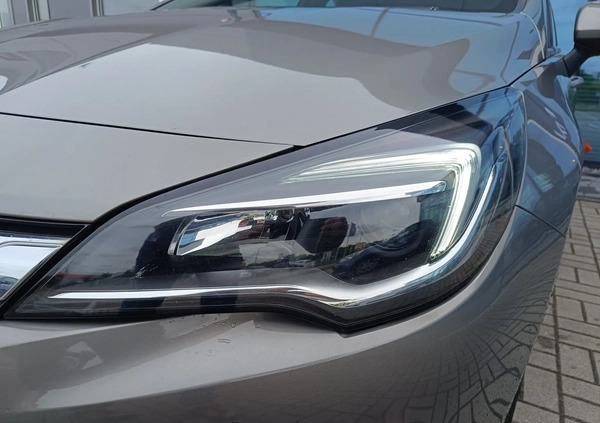 Opel Astra cena 49900 przebieg: 83337, rok produkcji 2016 z Gdańsk małe 352